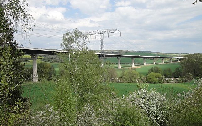 Bild: Die Thyratalbr&uuml;cke ist ein imposantes Bauwerk.