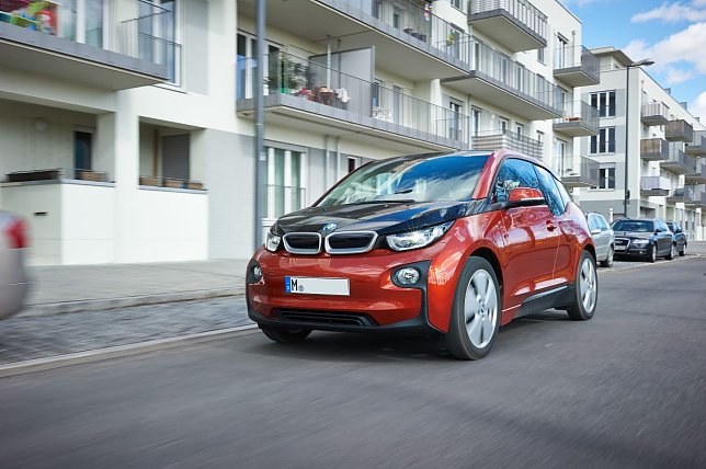 Bild: Im neuen ADAC EcoTest &uuml;bernimmt der BMW i3 die &ouml;kologische F&uuml;hrung.
