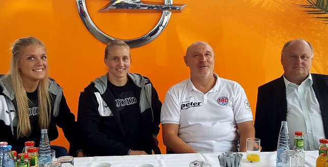 Bild: Von links: Anne Hubinger, Salskia Lang, Herbert M&uuml;ller und Helmut Peter