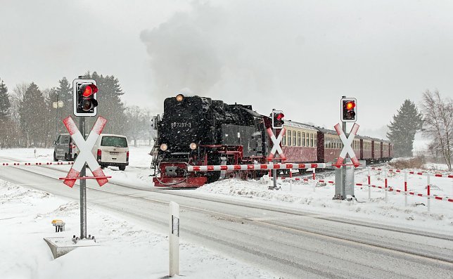 Bild: Neuer Bahn&uuml;bergang bei Benneckenstein