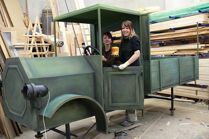 Azubis bei der Arbeit (Foto: Ilka Kühn) Azubis bei der Arbeit (Foto: Ilka Kühn)