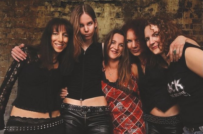 black/rosie (Foto: agentur)