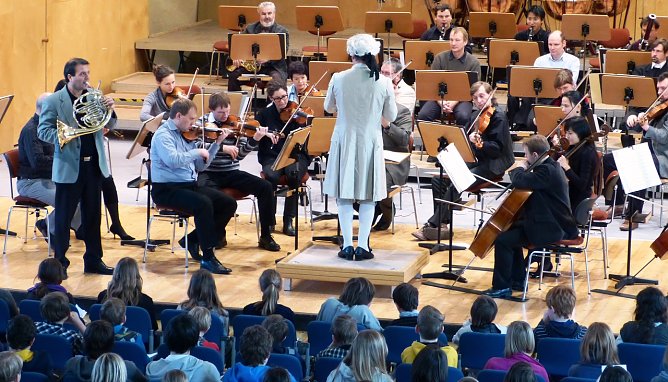 GMD als Mozart (Foto: B. Susemihl)