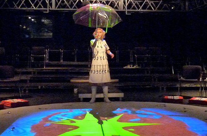 Die K&ouml;nigin der Farben (Foto: Wolfgang Kurima Rauschning)