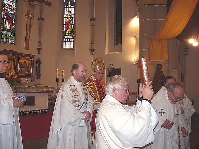 Kardinal Meisner in Sondershausen (Foto: Karl-Heinz Herrmann) Kardinal Meisner in Sondershausen (Foto: Karl-Heinz Herrmann)