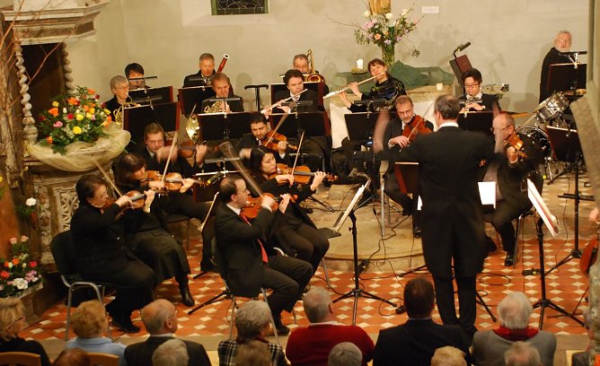 Das Philharmonische Kammerorchester Wernigerode war heute Abend zu Gast in der Hettstedter Gangolfkirche. (Foto: Jochen Miche)