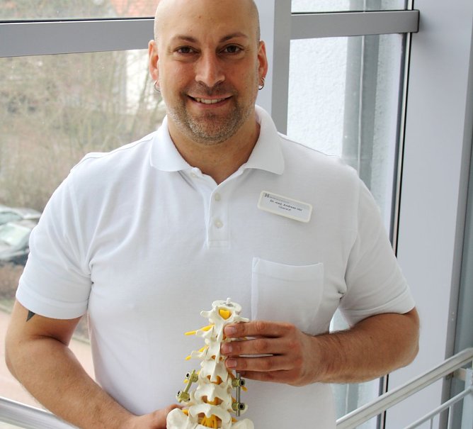 Dr. Ubl erhielt Zertifikat (Foto: Janine Weller)