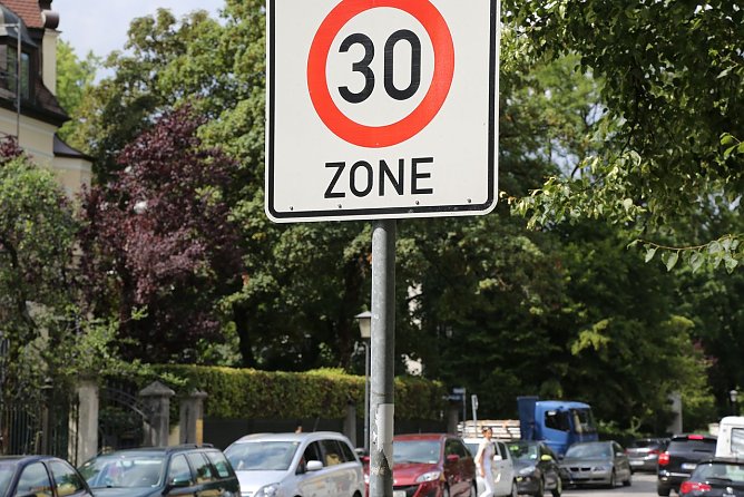 Tempo 30 - nicht generell (Foto: ADAC)