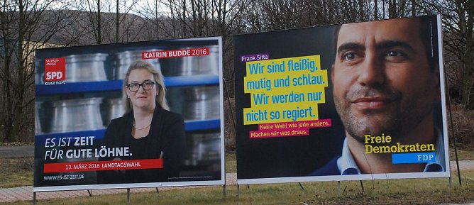 Am Sonntag, dem 13. M&auml;rz 2016, 18 Uhr, haben diese Plakate ihre Funktion erf&uuml;llt: Aufmerksamkeit f&uuml;r die jeweilige Partei und ihre Spitzenkandidaten zu erzielen (hier Katrin Budde, SPD, und Frank Sitta, FDP). Zur Wahl stellen sich in Mansfeld-S&uuml;dharz auch Kandidaten von CDU, Die Linken, AfD und der j&uuml;ngsten, in unserem Landkreis geborenen Partei FBM (Freie B&uuml;rger Mitteldeutschland). (Foto: Jochen Miche)