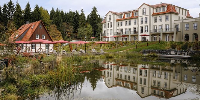Das Naturresort Schindelbruch im S&uuml;dharz bekam in Berlin den Marketing Award Leuchtt&uuml;rme der Tourismuswirtschaft 2016 &uuml;berreicht. (Foto: Schindelbruch)