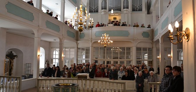 Nahezu voll besetzt war die Allstedter Stadtkirche St. Johannis Baptist anl&auml;sslich der Einf&uuml;hrung von Pfarrer Martin Weber in seinen Dienst. (Foto: Jochen Miche)