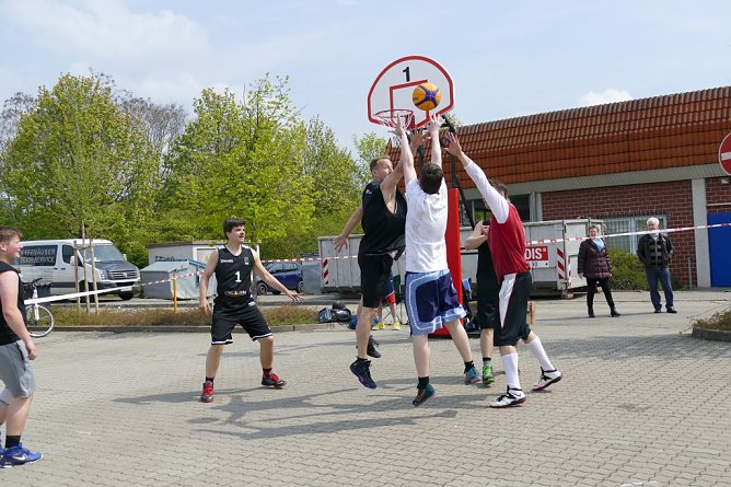 Streetball in Artern � Erfolgsgeschichte im 23. Jahr (Foto: Landratsamt Kyffh&auml;userkreis)