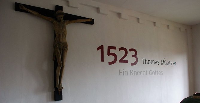 Blick in die neugestaltete Müntzer-Ausstellung auf Burg & Schloss Allstedt. (Foto: Jochen Miche) Blick in die neugestaltete Müntzer-Ausstellung auf Burg & Schloss Allstedt. (Foto: Jochen Miche)