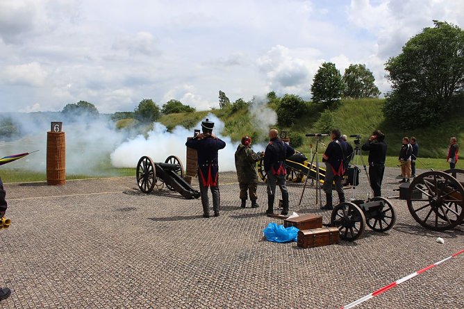 Mehr als nur Kanonenschie&szlig;en (Foto: Karl-Heinz Herrmann)