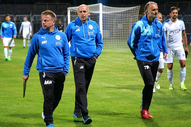 Gl&uuml;cklich sieht anders aus - am Mittwochabend im Lok-Stadion (Foto: Bernd Peter)