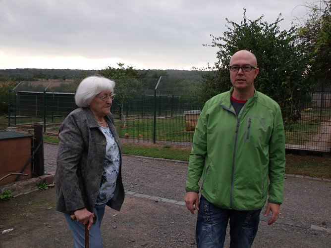 Vorstandsvorsitzender A. Stude im Gespr&auml;ch mit einer aktiven Sponsorin (Foto: bwi)