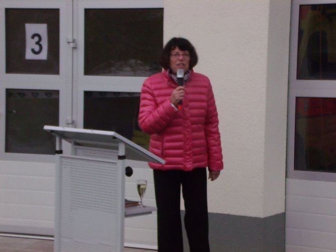 Landr&auml;tin Dr. Angelika Klein spricht zur Er&ouml;ffnung (Foto: Brigitte Wischalla)