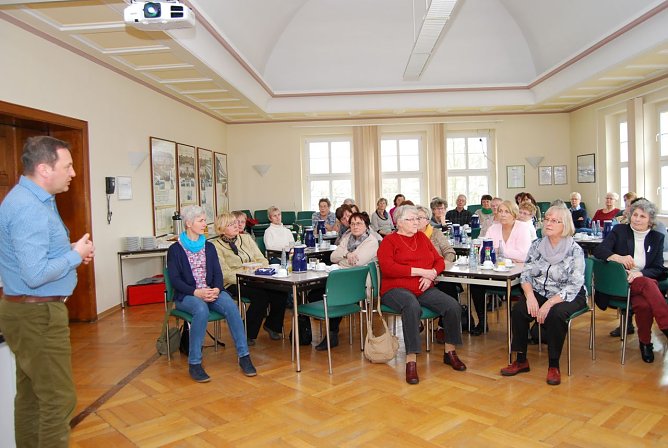 Landfrauen in der Helios-Klinik Eisleben (Foto: Klinik, Lakomy) Landfrauen in der Helios-Klinik Eisleben (Foto: Klinik, Lakomy)
