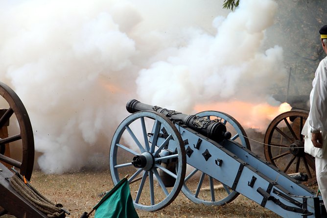 Kanonendonner und Pulverdampf auf dem Dickkopf (Foto: Landratsamt Kyffhäuserkreis) Kanonendonner und Pulverdampf auf dem Dickkopf (Foto: Landratsamt Kyffhäuserkreis)