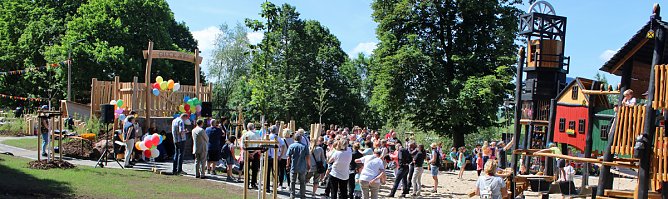 Geoerlebnislandschaft an der Barbarossahhöhle (Foto: Karl-Heinz Herrmann) Geoerlebnislandschaft an der Barbarossahhöhle (Foto: Karl-Heinz Herrmann)