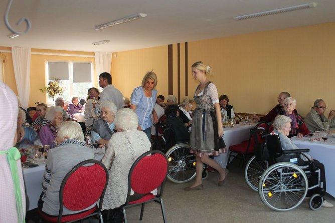 Zünftiges Herbstfest gefeiert (Foto: Karl-Heinz Herrmann) Zünftiges Herbstfest gefeiert (Foto: Karl-Heinz Herrmann)