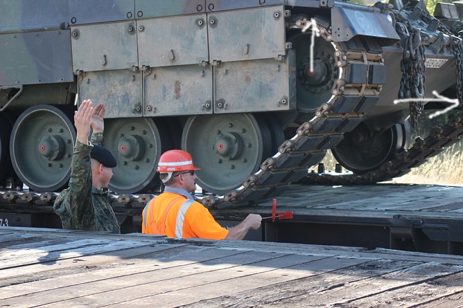 Panzer in Richtung Litauen verladen (Foto: Karl-Heinz Herrmann)