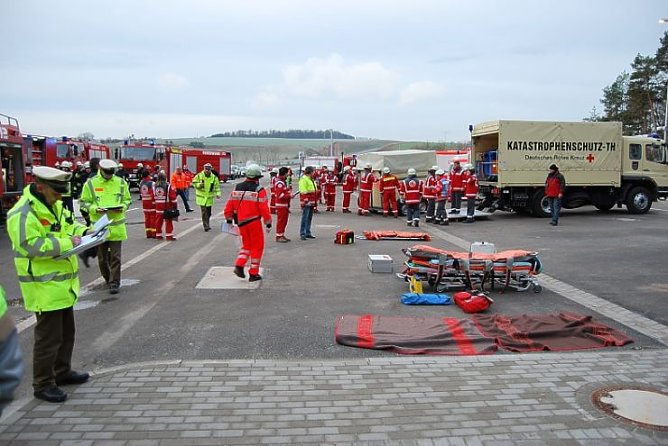 Rettungskräfte (Foto: Sos) Rettungskräfte (Foto: Sos)