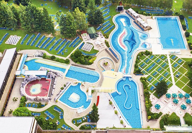 Blick auf das Johannesbad (Foto: Kur- & G&auml;steService Bad F&uuml;ssing)