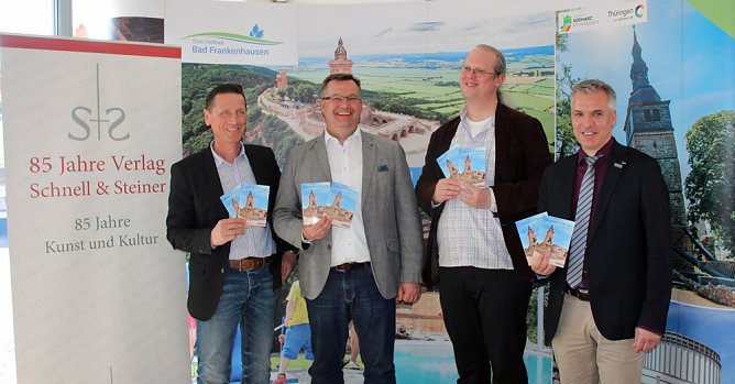 Kunstf&uuml;hrer zum Kyffh&auml;user-Denkmal vorgestellt (Foto: Karl-Heinz Herrmann)