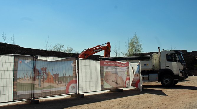 Kunstf&uuml;hrer zum Kyffh&auml;user-Denkmal vorgestellt (Foto: Karl-Heinz Herrmann)