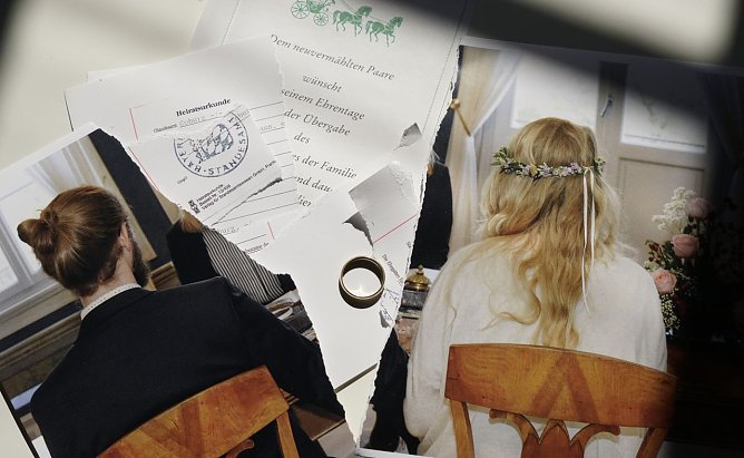 Versicherungen pr&uuml;fen (Foto: HUK-COBURG)