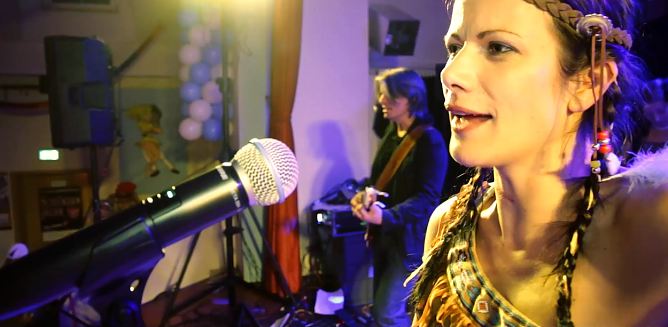 gl&uuml;cklich (Foto: agentur)