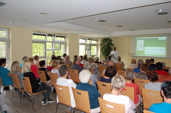 Vortrag zur Osteoporose  (Foto: Helios Klinik Hettstedt, Dagmar Mansfeldt   )