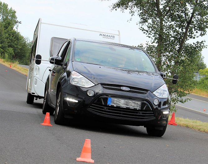 Mehr Sicherheit durch spezielles Fahrsicherheitstraining (Foto: ADAC)