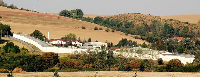 Die Justizvollzugsanstalt Volkstedt aus Richtung Westen. (Foto: J. Miche)
