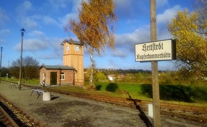 Personenbahnhof Kupferkammerh&uuml;tte und Uhrenturm,  (Foto: Marco Zeddel)