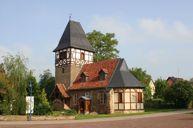 Die kleine sp&auml;tgotische St. Annen und Marien-Kirche zu Dittichenrode (Foto: BR KSH)