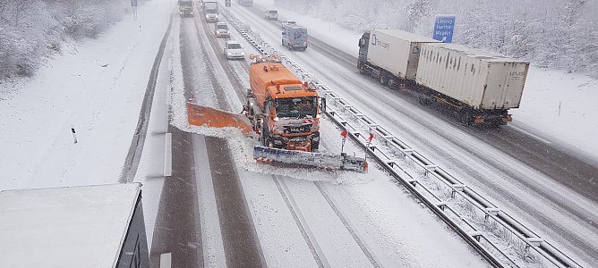 Anfang Februar 2021 hatte der Winterdienst gut zu tun (Foto: Autobahn GmbH Ost) Anfang Februar 2021 hatte der Winterdienst gut zu tun (Foto: Autobahn GmbH Ost)