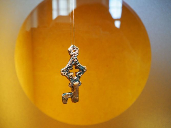 Gl&uuml;cksexponat der K&ouml;nigspfalz Tilleda_ Bronzener Petrusschl&uuml;ssel (Foto: Romy Stietz, Landkreis Mansfeld-S&uuml;dharz )