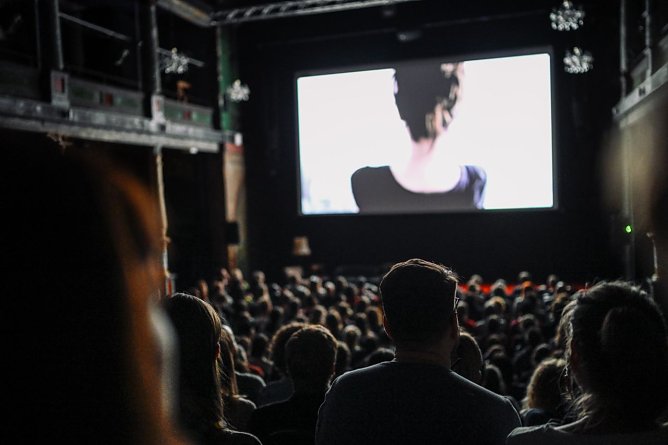 AM 2. Dezember findet in Nordhausen die Kurzfilmnacht statt (Foto: KURZSUECHTIG e. V.)