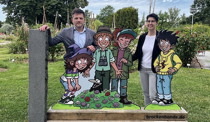 v.l.n.r.: Matthias Gr&uuml;nberg, Gesch&auml;ftsf&uuml;hrer der Rosenstadt Sangerhausen GmbH und Carola Schmidt, Gesch&auml;ftsf&uuml;hrerin des Harzer Tourismusverbandes    (Foto: Harzer Tourismusverband)