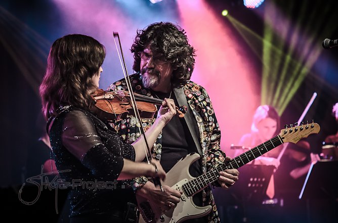 Phil Bates on stage (Foto: Rocco Pera GmbH) Phil Bates on stage (Foto: Rocco Pera GmbH)