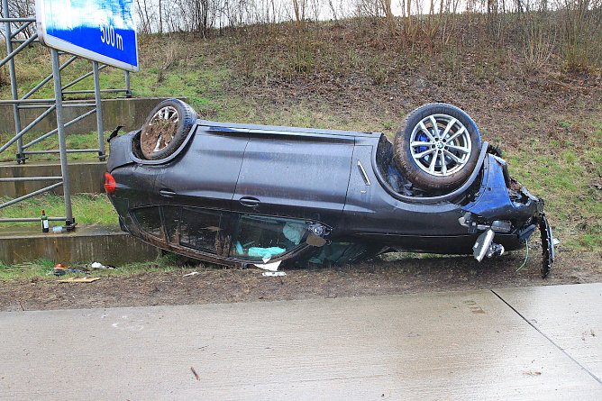 Unfall heute Nachmittag auf der Autobahn (Foto: Silvio Dietzel)