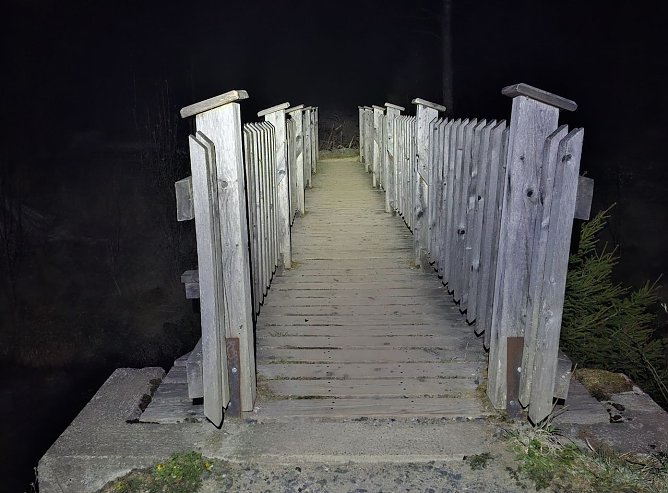 Einstieg ins Eckernloch bei Nacht (Foto: P.Klahre)
