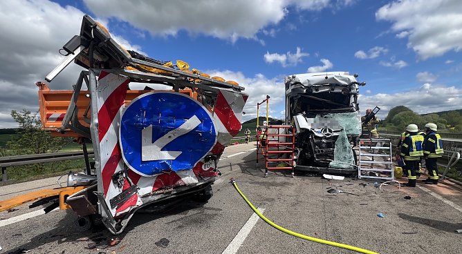Unfall mit tödlichem Ausgang auf der A 38 (Foto: Silvio Dietzel) Unfall mit tödlichem Ausgang auf der A 38 (Foto: Silvio Dietzel)