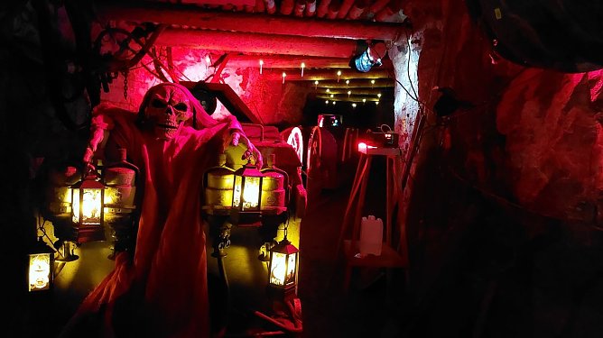 Halloween-Lichterspaß (Foto: Rosenstadt Sangerhausen GmbH) Halloween-Lichterspaß (Foto: Rosenstadt Sangerhausen GmbH)