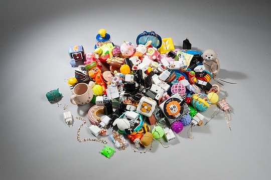 Die Stiftung Warentest hat 162 Produkte von Drittanbietern untersucht, die Temu und Shein als Verkaufsplattform nutzen. 110 erf&uuml;llten nicht die EU-Standards (Foto: Stiftung Warentest)