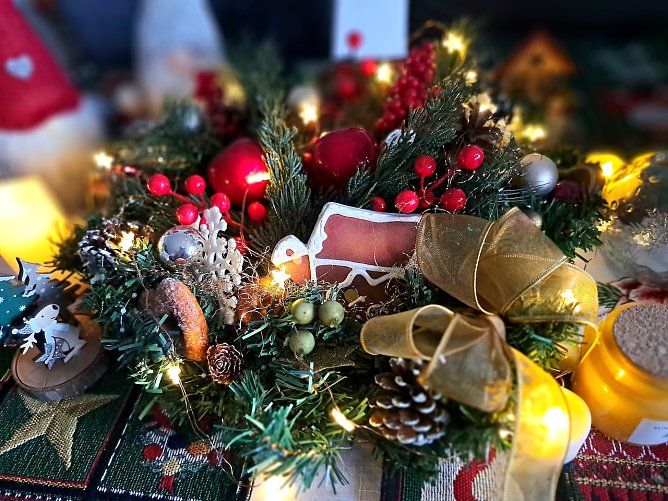 Momentaufnahme aus Nordhausen - Weihnachtsgesteck (Foto: Tina St. Schirmer) Momentaufnahme aus Nordhausen - Weihnachtsgesteck (Foto: Tina St. Schirmer)