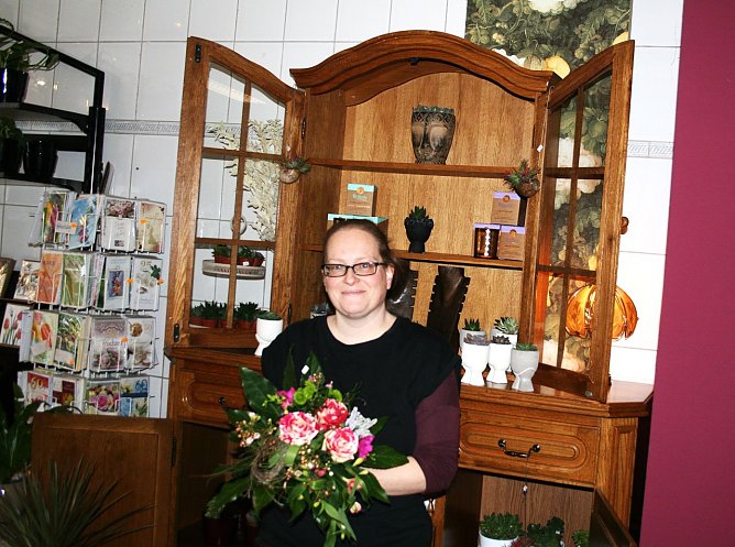 Susann Martin hat in Kelbra ihr Gesch&auml;ft "Wurzelweib" er&ouml;ffnet. (Foto: Ulrich Reinboth)
