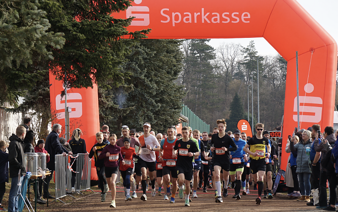 Der erste Lauf des neuen Jahres lockte viele Läufer und Läuferinnen nach Nordhausen. (Foto: ssc) Der erste Lauf des neuen Jahres lockte viele Läufer und Läuferinnen nach Nordhausen. (Foto: ssc)